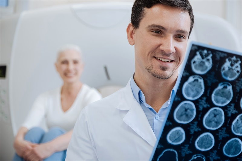 【胶质瘤医生排行榜】全国最好的脑胶质瘤医生排名